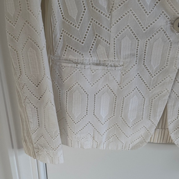 Chico's Women's White Patterned Blazer Size 0 - Picture 4 of 7